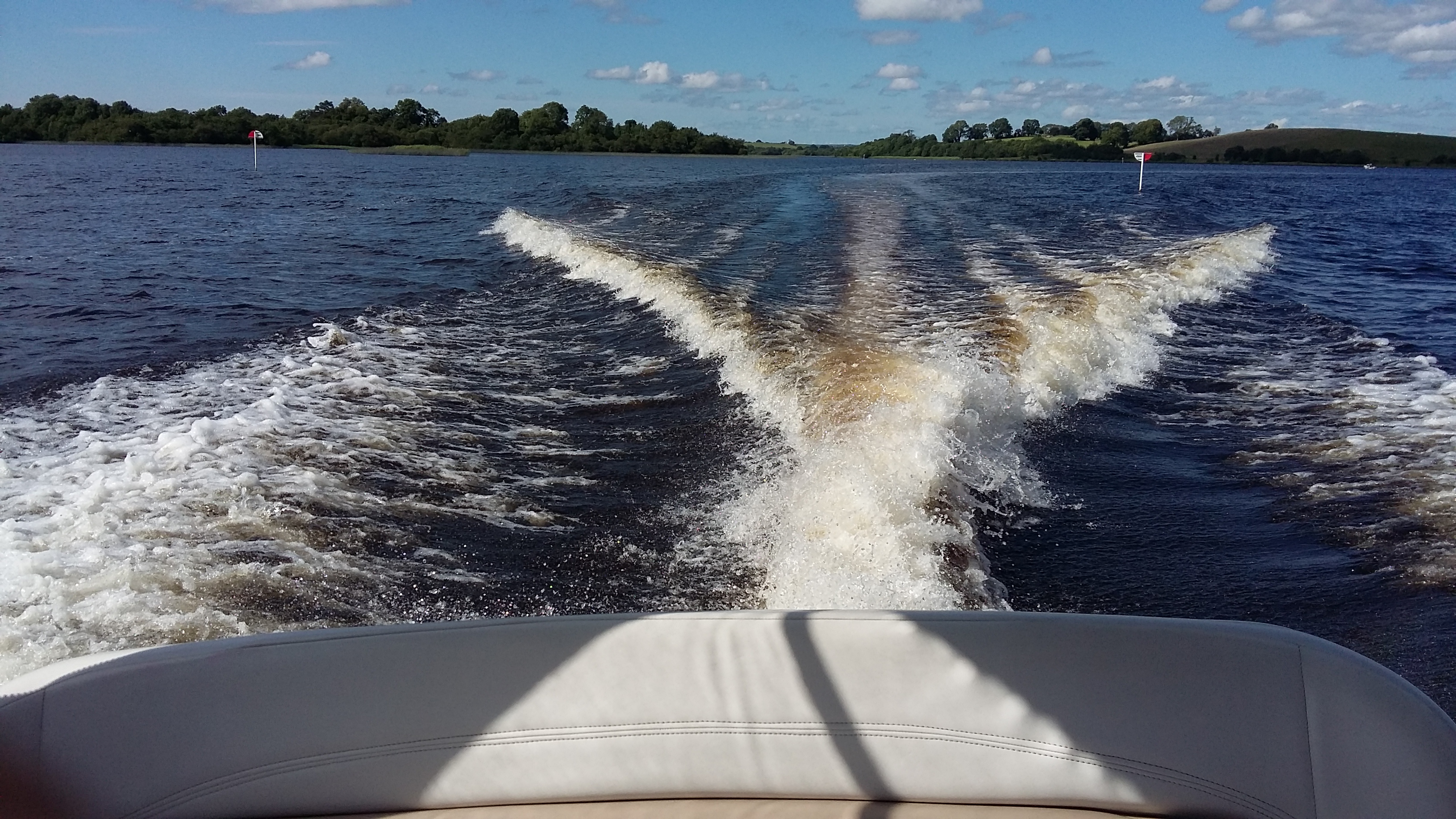 motorboat lakes near me